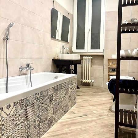 Lu.Lu Suite And Rooms Пиаченца Екстериор снимка