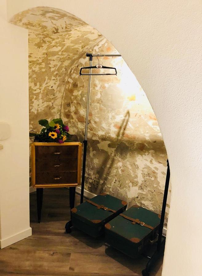 Lu.Lu Suite And Rooms Пиаченца Екстериор снимка