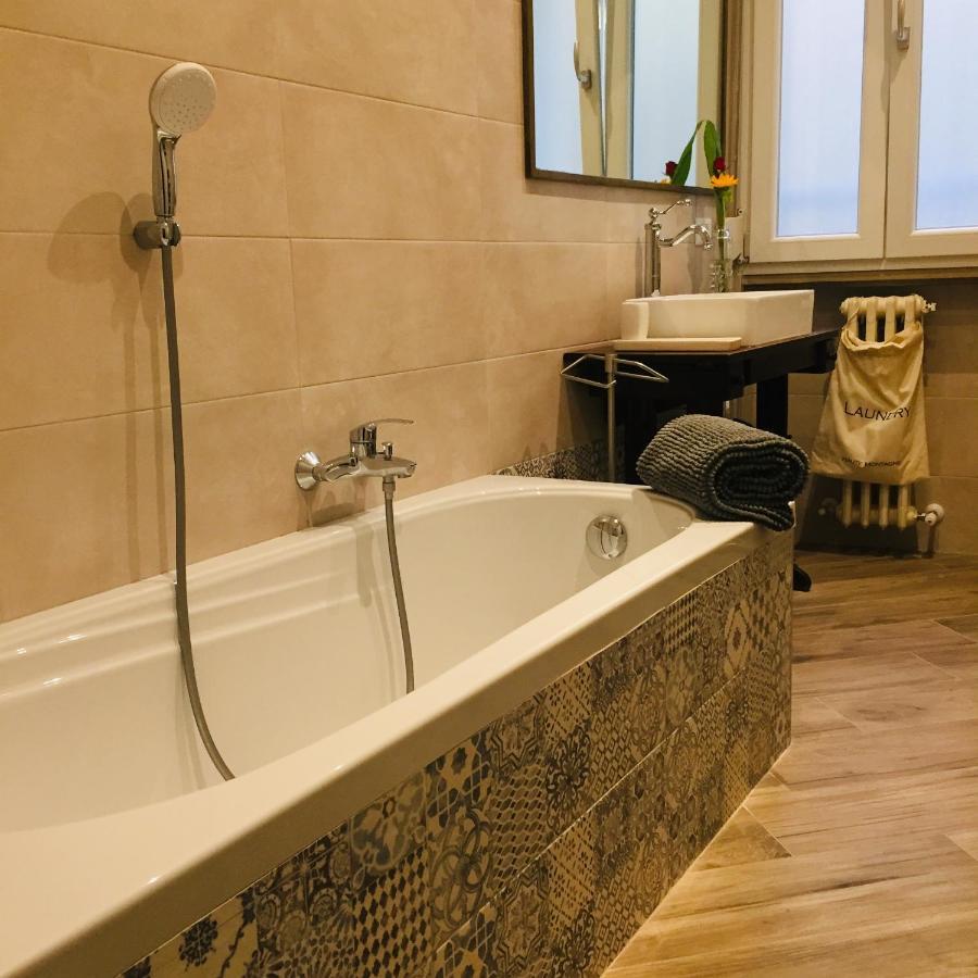Lu.Lu Suite And Rooms Пиаченца Екстериор снимка